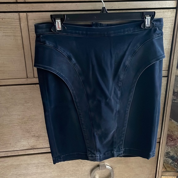 NWOT denim skirt, size 28 - Picture 2 of 8